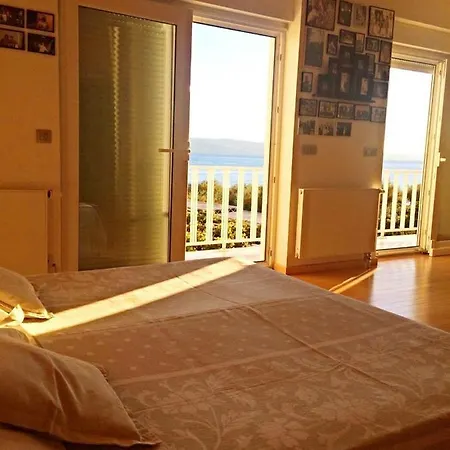 Beachfront With Seaview 3425-12 * Duće