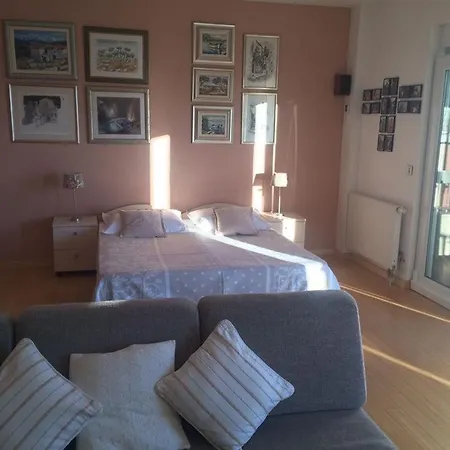 Beachfront With Seaview 3425-12 아파트
